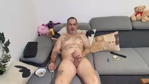 jirkasoukr online show from January 17, 4:39 am