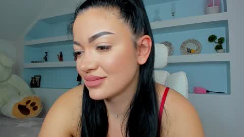 Juliee online show from November 26, 8:10 pm