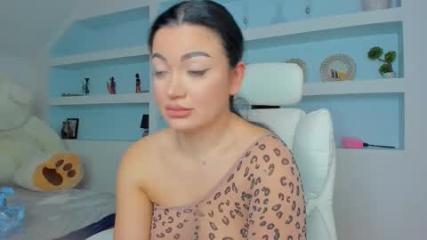 Juliee online show from December 2, 6:58 pm