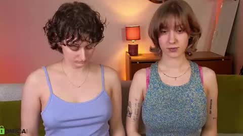 Snapshot of jitoon_exe chatting on September 14, 5:01 pm Hey Guys We are Julia ginger  Tina brunette online show from September 14, 5:01 pm