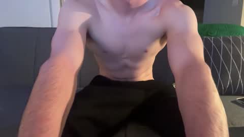 Snapshot of jj683486 chatting on November 12, 12:22 am jj683486 online show from November 12, 12:22 am