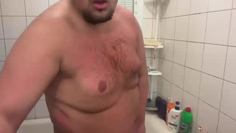 Snapshot of jj943123 chatting on February 3, 4:10 pm jj943123 online show from February 3, 4:10 pm