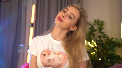 Jenny online show from February 23, 8:22 am