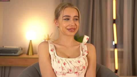 Jenny online show from March 8, 8:18 am