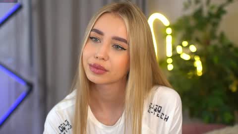 Jenny online show from April 5, 8:22 am