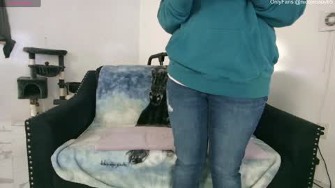 Snapshot of jjjust4fun1985 chatting on December 27, 1:00 am Nicole Allen online show from December 27, 1:00 am