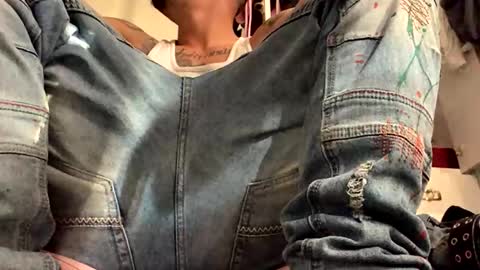 jmartel92 online show from March 3, 3:51 pm