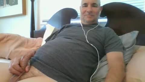 Snapshot of jmichael50 chatting on October 25, 6:35 pm jmichael50 online show from October 25, 6:35 pm