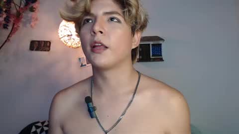 Snapshot of jnick_21 chatting on February 12, 12:37 am Nick online show from February 12, 12:37 am