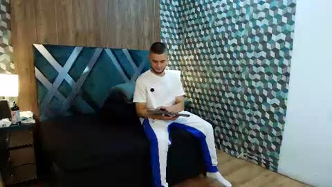 Snapshot of joaho_fernandez chatting on June 10, 10:08 pm Joao online show from June 10, 10:08 pm