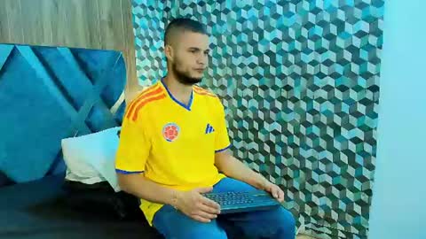 Snapshot of joaho_fernandez chatting on June 27, 9:09 pm Joao online show from June 27, 9:09 pm