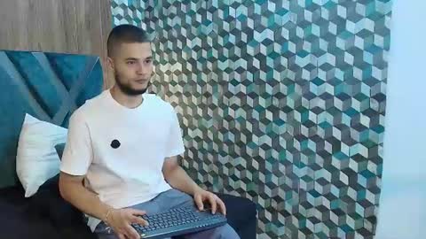 Snapshot of joaho_fernandez chatting on June 30, 12:11 am Joao online show from June 30, 12:11 am