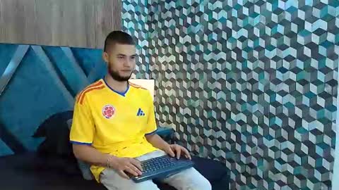 Snapshot of joaho_fernandez chatting on July 3, 10:05 pm Joao online show from July 3, 10:05 pm