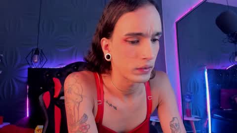 Joa Isaza     online show from January 18, 10:17 am