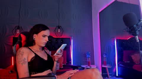 Joa Isaza     online show from January 19, 10:28 am