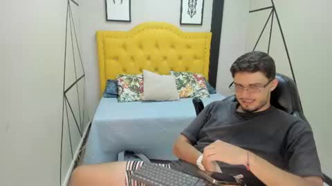 Snapshot of joan_blake chatting on June 24, 10:53 pm joan_blake online show from June 24, 10:53 pm