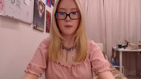 joan_kiss online show from December 17, 1:28 pm