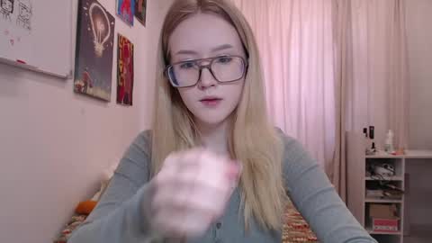 Snapshot of joan_kiss chatting on May 31, 7:48 am joan_kiss online show from May 31, 7:48 am