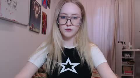Snapshot of joan_kiss chatting on June 9, 2:50 pm joan_kiss online show from June 9, 2:50 pm