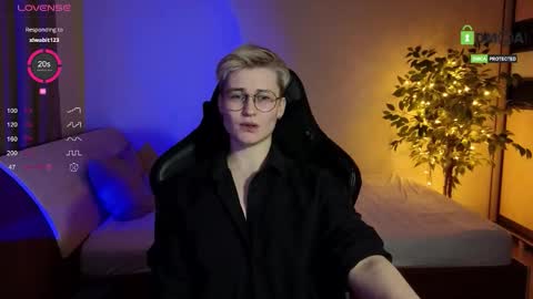 J online show from February 1, 7:56 pm