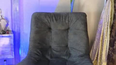 JOAN SAENZ online show from November 4, 6:40 pm