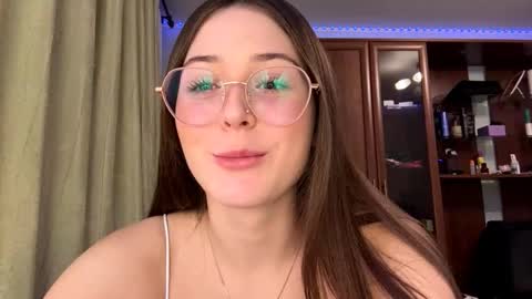 Snapshot of joanalkins chatting on November 28, 5:26 pm Adel online show from November 28, 5:26 pm