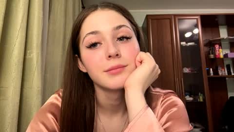 Adel online show from April 3, 6:39 pm