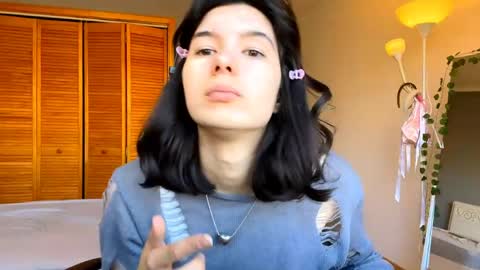 Snapshot of joanaphippin chatting on April 22, 7:44 am joanaphippin online show from April 22, 7:44 am