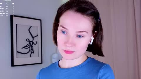 Snapshot of joancrumpton chatting on October 8, 1:47 am Alice in the country of dreams online show from October 8, 1:47 am