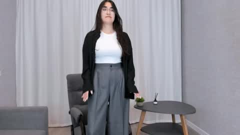 Snapshot of joangoulder chatting on December 14, 2:10 pm Mia online show from December 14, 2:10 pm