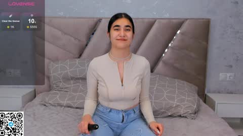 Snapshot of joangoulder chatting on December 19, 1:29 pm Mia online show from December 19, 1:29 pm