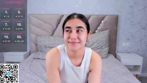 Snapshot of joangoulder chatting on December 20, 1:43 pm Mia online show from December 20, 1:43 pm