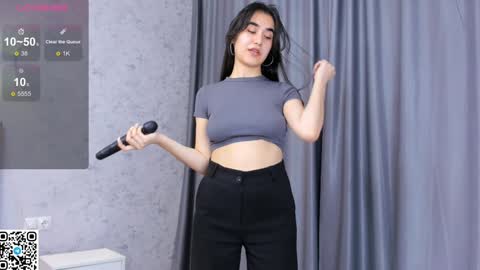 Snapshot of joangoulder chatting on January 10, 6:17 pm Mia online show from January 10, 6:17 pm