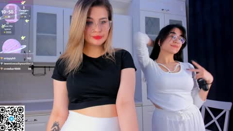 Snapshot of joangoulder chatting on January 31, 11:24 pm Mia online show from January 31, 11:24 pm