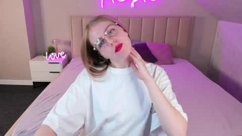 Snapshot of joann_shermann chatting on May 21, 1:23 am joann_shermann online show from May 21, 1:23 am
