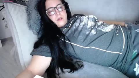 Jo online show from November 9, 5:00 pm