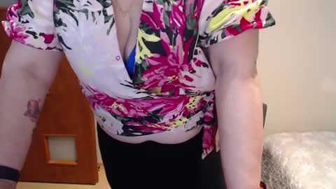 Joanna and Greg online show from March 3, 1:31 pm