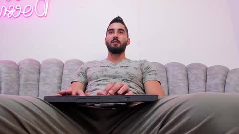 Snapshot of joao_batista_team chatting on February 25, 12:14 am JOAO BATISTA online show from February 25, 12:14 am