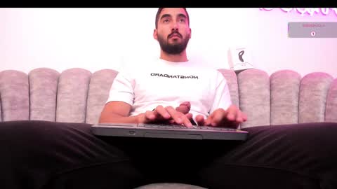 Snapshot of joao_batista_team chatting on March 1, 11:15 pm JOAO BATISTA online show from March 1, 11:15 pm