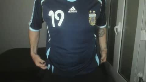 Snapshot of joaquin420_hot chatting on February 11, 5:23 am joaquin420_hot online show from February 11, 5:23 am