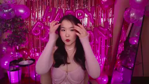 Snapshot of jocelyn_lane chatting on March 1, 12:23 pm Amina online show from March 1, 12:23 pm