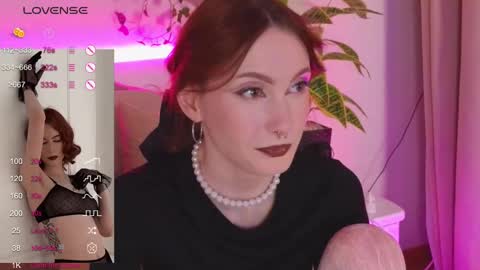 Snapshot of joe___joe chatting on December 6, 8:05 am Joe online show from December 6, 8:05 am