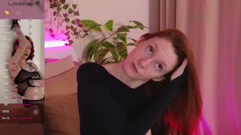 Snapshot of joe___joe chatting on December 11, 4:28 am Joe online show from December 11, 4:28 am