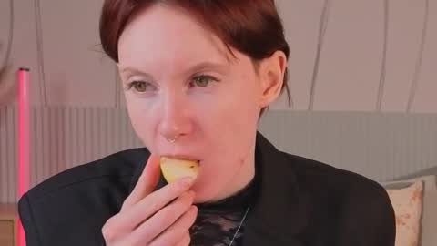 Snapshot of joe___joe chatting on October 13, 4:56 am Joe online show from October 13, 4:56 am