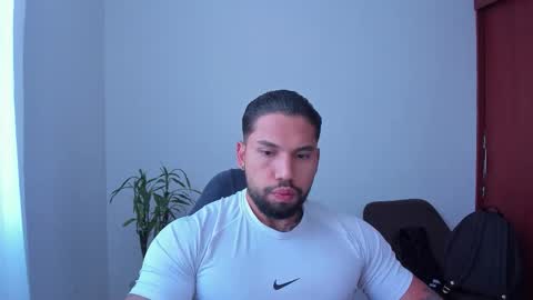 joe_esthetic online show from March 16, 11:47 am