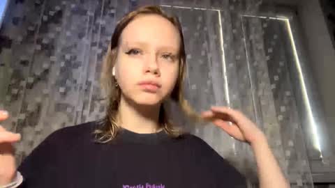 Aurora online show from February 5, 10:09 am