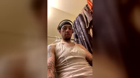 Snapshot of joedolph05 chatting on May 25, 12:00 pm joedolph05 online show from May 25, 12:00 pm