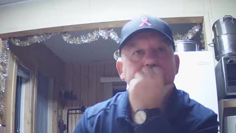 Snapshot of joef270 chatting on December 23, 7:39 am joef270 online show from December 23, 7:39 am