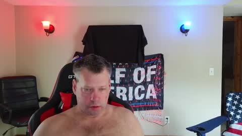 joejoe__ online show from April 12, 1:16 pm