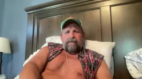 Snapshot of joestros chatting on October 6, 8:28 pm joestros online show from October 6, 8:28 pm